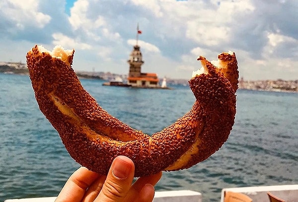 10. Simit and Istanbul View in Üsküdar