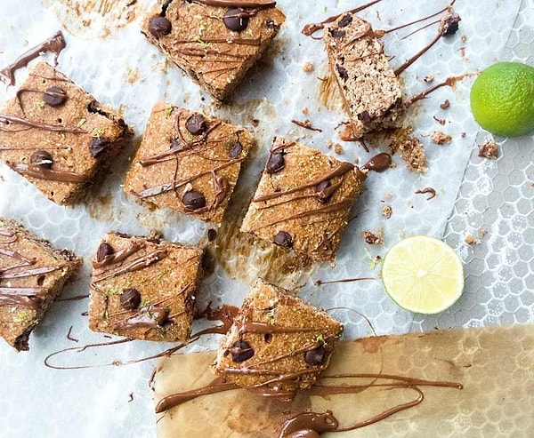 1. Muzlu Yulaflı Kek ve Elmalı Tarçınlı Fit Crumble Görseli