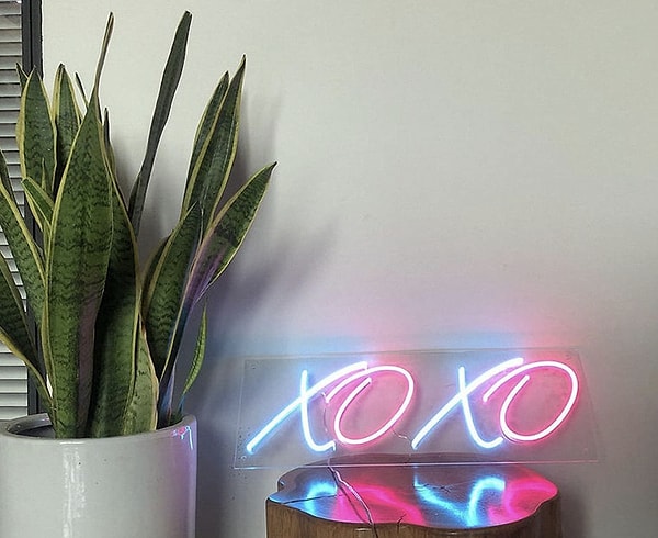 Evde böyle bir neon tabela çok güzel durmaz mı?