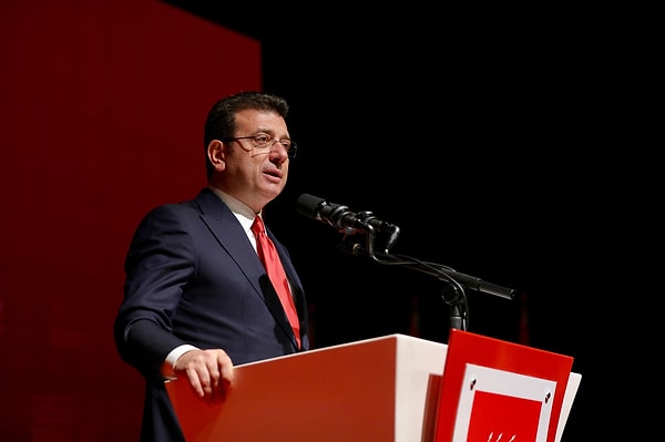 Teklifte üç vekilin ismi var. Görseli