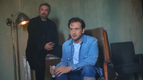 Show TV ekranlarında yayınlanan ve Aras Bulut İynemli ile Melis Sezen'in başrollerini paylaştığı Deha final yapıyor. Görseli