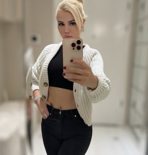 Şimdiye kadar 4 evlilik yapan ve 2 çocuğu olan Ceylan şimdilerde yalnız.