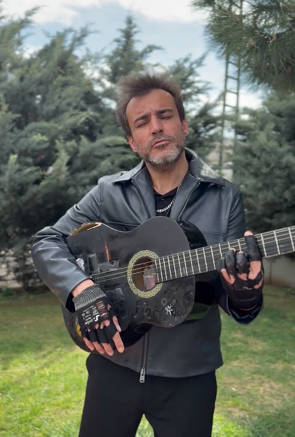Daha önce başka bir yapım şirketi ile anlaştığını söyleyen ve yıllar sonra yakaladığı ünle birlikte büyük bir heyecan yaşayan isim anlaşmanın bozulduğunu açıklamıştı. Görseli
