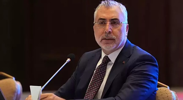 Çalışma ve Sosyal Güvenlik Bakanı Vedat Işıkhan, Meclis’te düzenlenen AKP grup toplantısı öncesinde açıklamalarda bulundu. Görseli