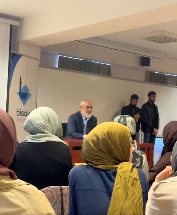 “Altı yaşında evlilik olabilir” demesi sonrası tepkilerin odağına haline gelen ilahiyatçı Nureddin Yıldız, Boğaziçi Üniversitesi'ne konuşmacı olarak davet edildi. İşte ne olduysa bu olaydan sonra başladı. Görseli