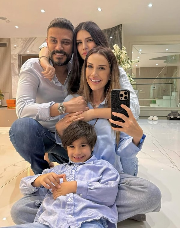 Cezaevinden çıktıktan sonra eski paylaşımlarına dönen,  Dilan ve Engin Polat çifti, üçüncü çocuklarını dünyaya getirmek için tüp bebek tedavisine başladıklarını duyurmuştu. Görseli