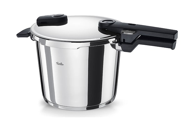 6. Hepsiburada’da indirimli fiyatıyla Fissler Vitaquick Glossy 6 litrelik düdüklü tencere, hızlı ve lezzetli yemekler için ideal.