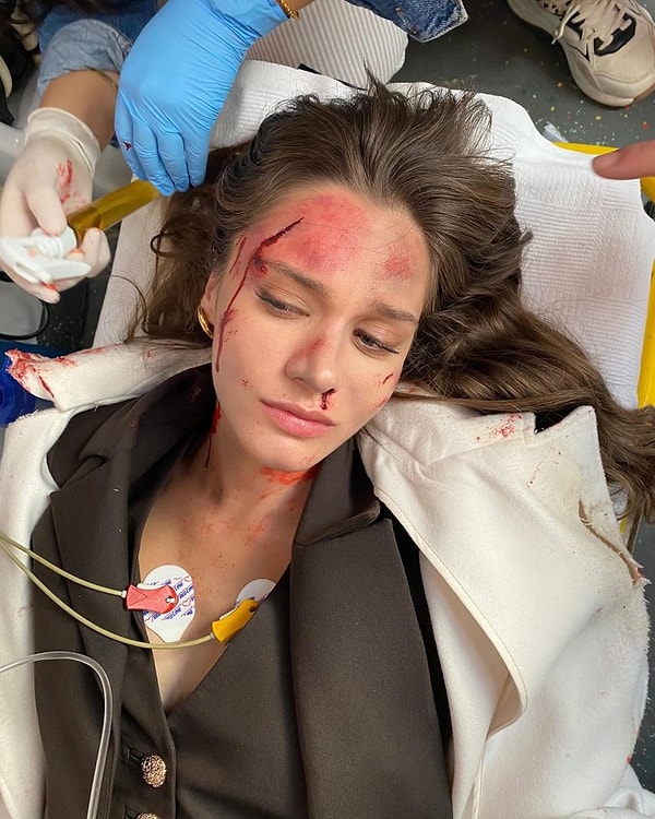 Hudutsuz Sevda'da beklenmedik bir ayrılık yaşandı. Görseli
