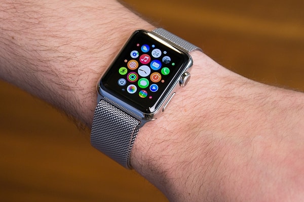 Peki Apple neden "iWatch" ismini kullanamadı? Görseli
