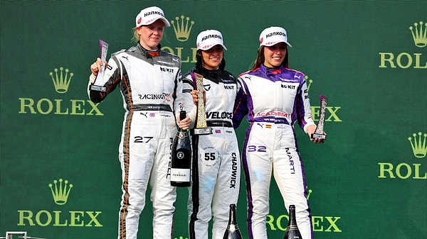 Aslında kadınların Formula 1’de yarışmasına engel olan hiçbir kural yok.