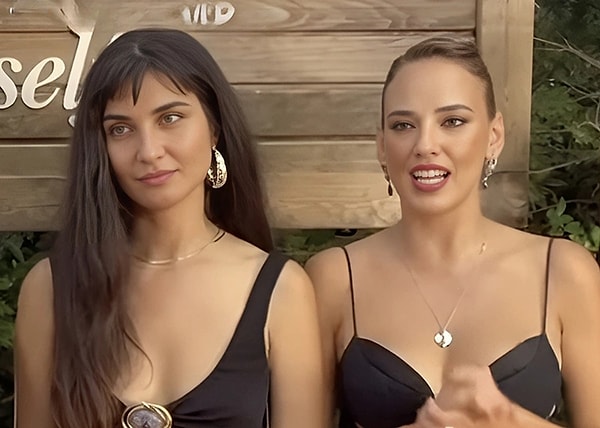 Geçtiğimiz sene temmuz aylarında Netflix'te yayınlanan Zeytin Ağacı'nın ikinci sezon galasında bir küçük Tuba Büyüküstün ve Seda Bakan gerilimi yaşanmıştı hatırlarsanız. Görseli