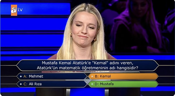 Yarışmacıya Atatürk'e Kemal adını veren Matematik öğretmeninin adı soruldu. Görseli