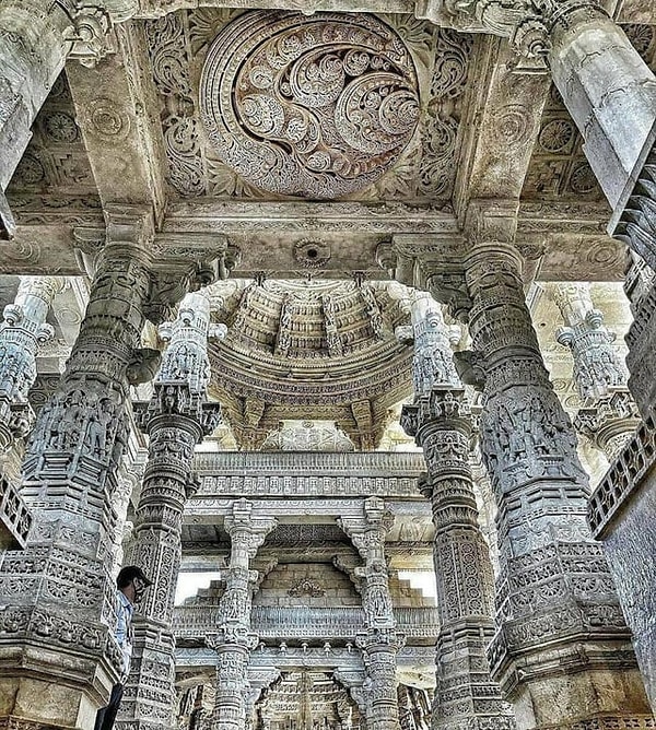 2. Hindistan'ın Klasik Çağı'nın ihtişamı: Ranakpur Jain Tapınağı