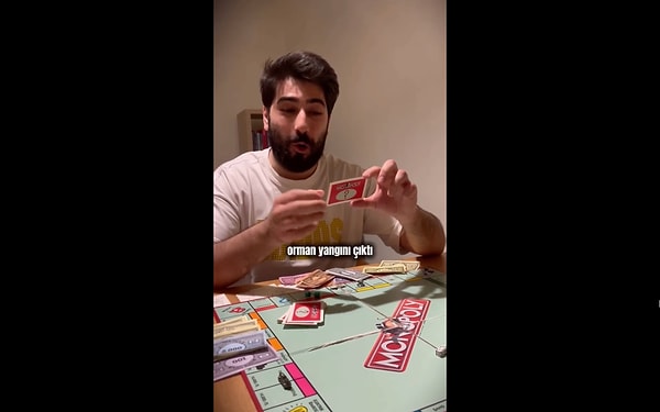 Genç oyunla orman yangınlarından üniversiteli gençlerin durumuna kadar pek çok detaya değindi. Görseli