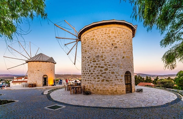 Alaçatı'da Sezona Göre Otel Seçimi