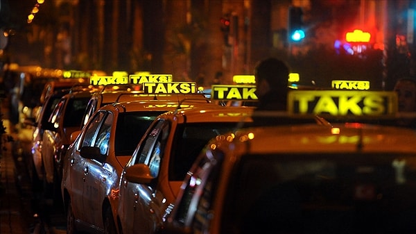 Türkiye Şoförler ve Otomobilciler Federasyonu (TŞOF) Başkanı ve Ankara Umum Otomobilciler ve Şoförler Esnaf Odası Başkanı Mehmet Yiğiner, kamuoyuna zam haberini duyurdu. Görseli