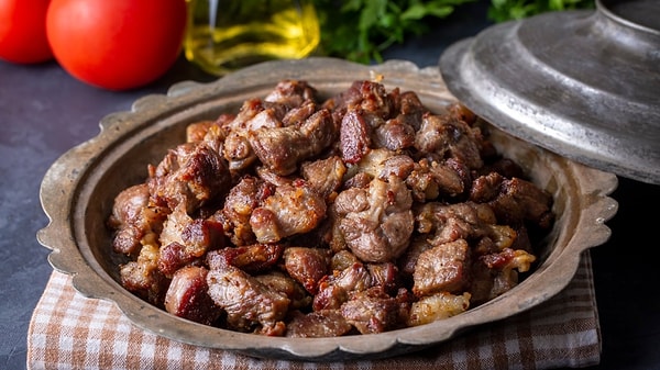8. Kuşbaşı Et Kavurma ve Peynirli Kabak Dilimleri