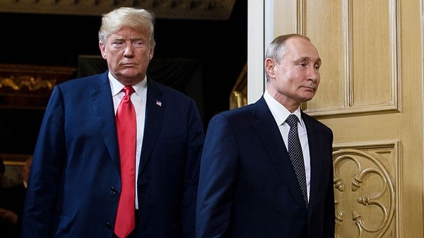Trump, "Vladimir Putin'in fark etmediği şey şu: Eğer ben olmasaydım, Rusya'nın başına çoktan çok kötü şeyler gelmiş olacaktı, yani gerçekten kötü şeyler. O, ateşle oynuyor" dedi.