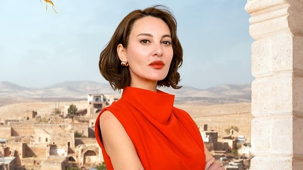 Uzak Şehir'de seyirci tarafından pek de hazzedilmeyen yegane karakter Mine'yi canlandıran Mine Kılıç, Sibel Arna'ya konuk oldu.