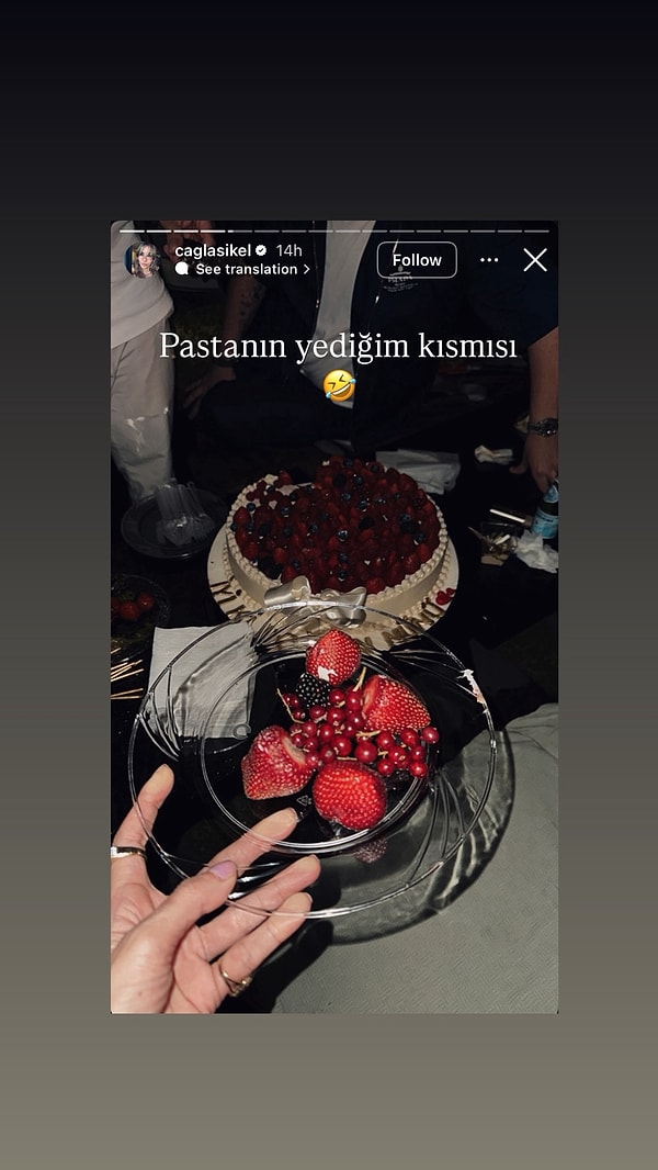 Geçtiğimiz gece bir doğum gününe katılan Çağla Şıkel yine tabak paylaşımıyla tepkilerin odağına yerleşti!