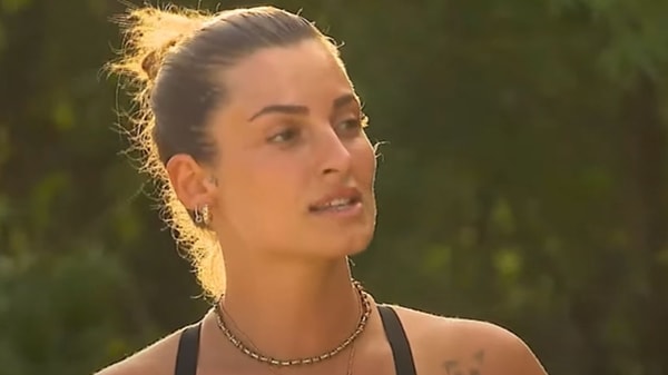 Survivor yarışmacıları arasında aşk iddiaları ayyuka çıkmıştı. Görseli
