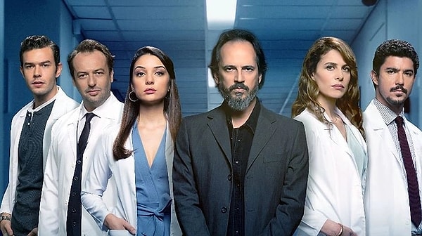 16. Timuçin Esen, Damla Colbay, Ebru Özkan, Kaan Yıldırım, Okan Yalabık ve Aytaç Şaşmaz gibi birbirinden ünlü oyuncuların dahil olduğu kadrosuyla dikkat çeken dizi, House dizisinden uyarlanmıştı.