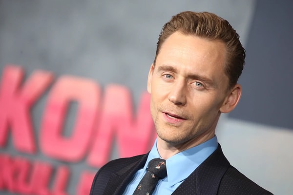 Listenin başında Marvel evreninden tanıdığımız Tom Hiddleston yer alıyor.