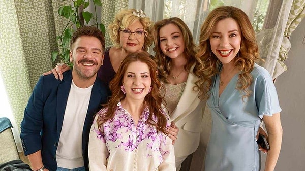 Sihirli Annem dizisi, tam 22 yıl sonra film olarak geri döndü. Görseli