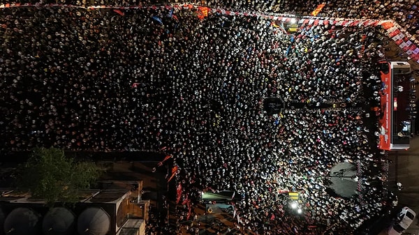 Operasyonda sahte görüntü kullanıldığını iddia eden Özel, şunları söyledi:
