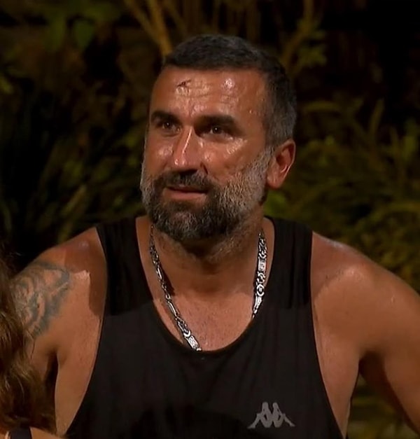 Hikmet Tuğsuz, ailesinin kendisine ulaşmasının ardından Survivor'dan ayrılmıştı. Görseli