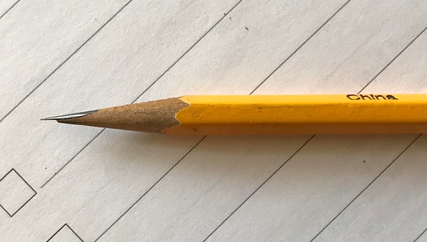Grafit, karbon elementinin doğada bulunan formlarından biridir. Görseli