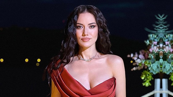 Yeni sezonun yeni dizisinin başrolü için düşünülen isim Fahriye Evcen!