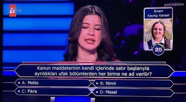 Telefon jokerini kullanıp hocasını aradı! Görseli