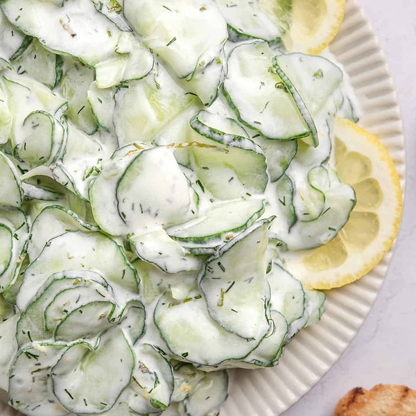 9. Yoğurtlu salatalık tarifini de sıklıkla görüyoruz. Senin yiyebileceğin bir lezzet midir bu salata?