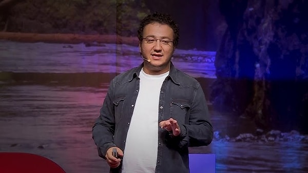 Prof. Dr. Oytun Erbaş, Nur Viral'in Beyaz TV'deki programının konuğu oldu. Görseli