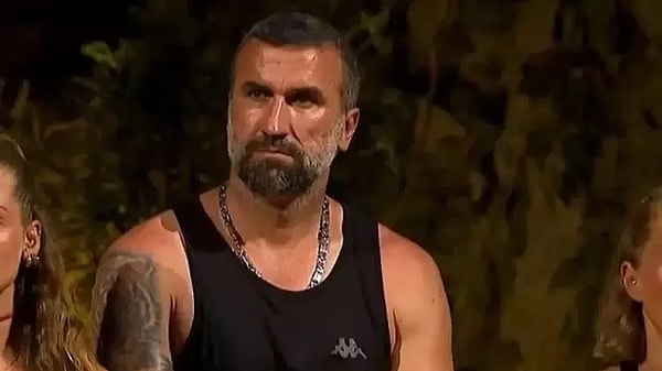 Survivor 2025 yarışmacısı Hikmet Tuğsuz, hakkında çıkan tutuklama kararı sonrası Survivor'dan kendi isteğiyle ayrılmıştı. Görseli
