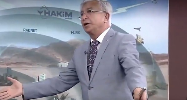 Prof. Dr. Mesut Hakkı Caşın da aktif bir Twitter kullanıcısı. Görseli