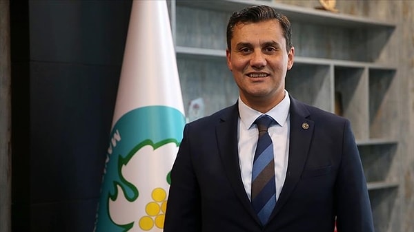 Ferdi Zeyrek, 6 Haziran gecesi evinin bahçesindeki havuz motor dairesinde oluşan arızaya müdahale ederken elektrik akımına kapılarak ağır yaralanmıştı. Zeyrek, tedavi gördüğü hastanede 9 Haziran günü yaşamını yitirdi. Görseli