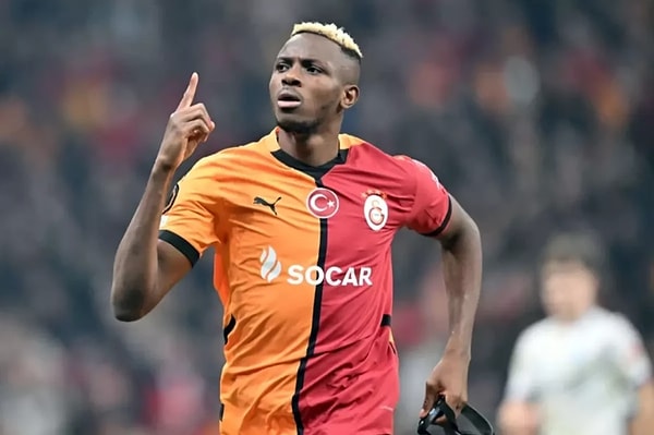 Osimhen için transfer yarışı sürüyor. Görseli