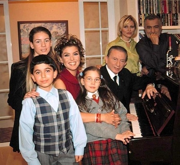2003-2005 yılları arasında ekranlarımızda yayınlanan Sihirli Annem geçtiğimiz günlerde film versiyonuyla karşımıza çıktı. Görseli