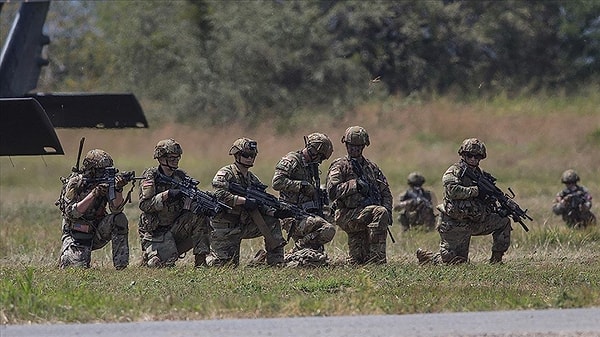 ChatGPT Tahmin Etti: 2075'te Dünyanın En Güçlü 10 Ordusu Görseli
