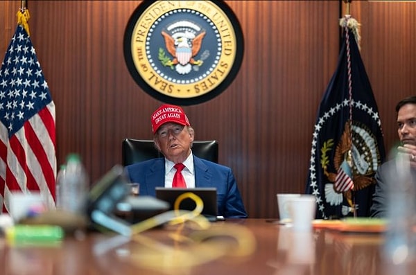 Donald Trump’ın saldırıyı böyle takip etti 👇 Görseli