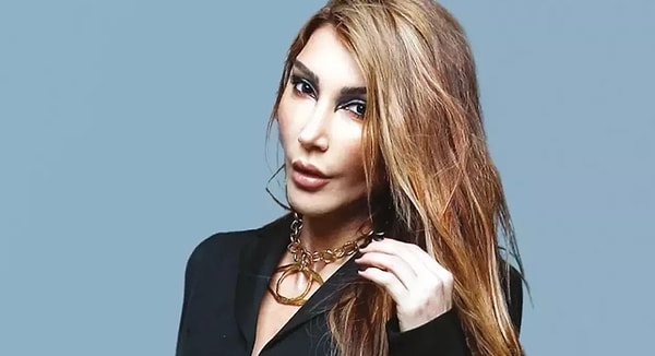 2. Hande Yener – Kırmızı