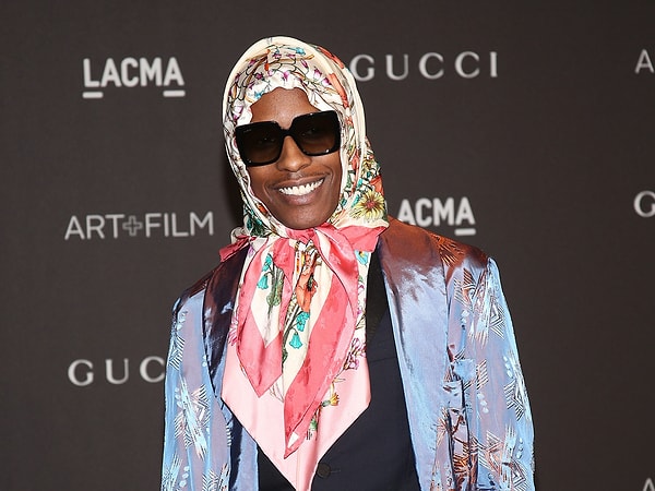 Aslında bu tarzın bir adı var: babushka boy