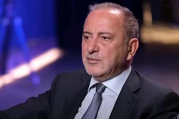 Gazeteci Fatih Altaylı, "Cumhurbaşkanına hakaret" suçlamasıyla açılan soruşturma kapsamında tutuklandı. Görseli
