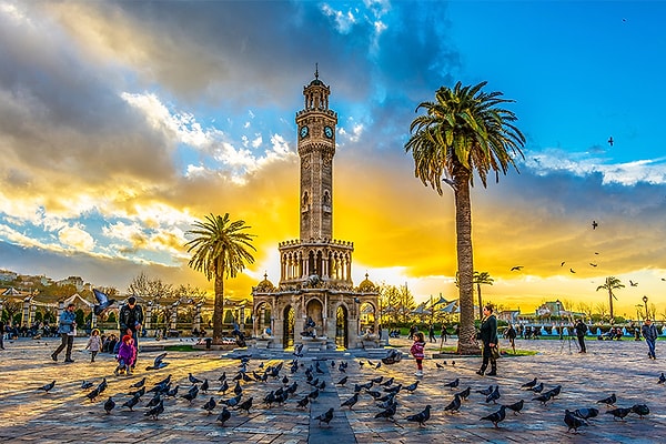Sen İzmir'sin. Dengeli, özgür ve akıllı harcayan!