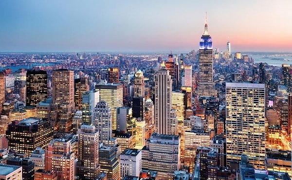 New York’ta şehir manzaralı bir terasta