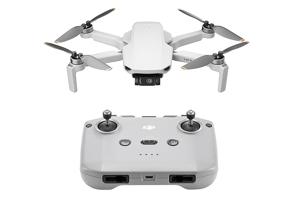 DJI Mini 4K, DJI'ın Mini serisinin genel tasarım felsefesine uygun olarak ultra hafif ve katlanabilir bir yapıya sahip. Görseli