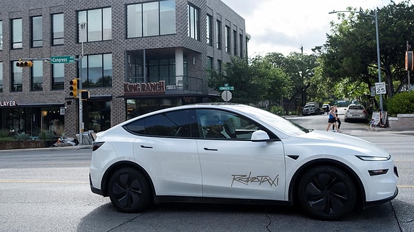 Bazı analistler, bu teknolojinin yıllar içinde Tesla’ya trilyonlarca dolar kazandırabileceğini düşünüyor. Görseli
