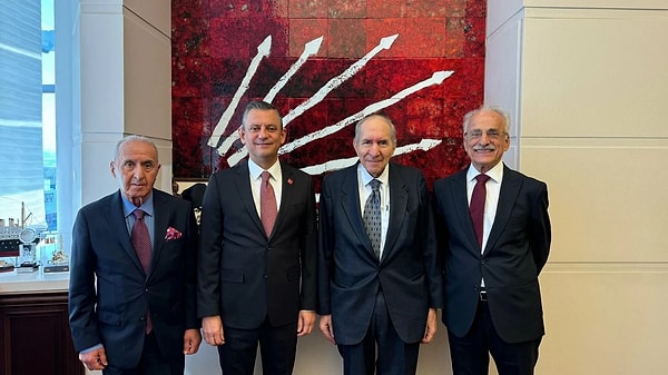 "Bize göre temel çözüm önceki dönem Genel Başkanımızın, Genel Başkanımız Özgür Özel’in yanında dimdik duran bir tutum almalarıdır."